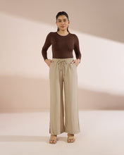 Load image into Gallery viewer, 4221A Loom Slit-Hem Linen Trousers