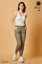 Load image into Gallery viewer, 4052 Women&#39;s Solid Pants
